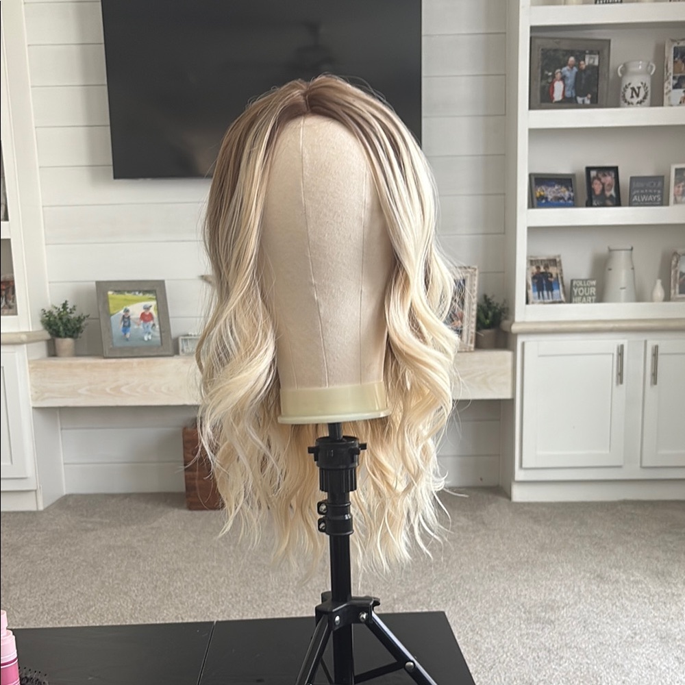 Blonde Ombre Wavy Wig